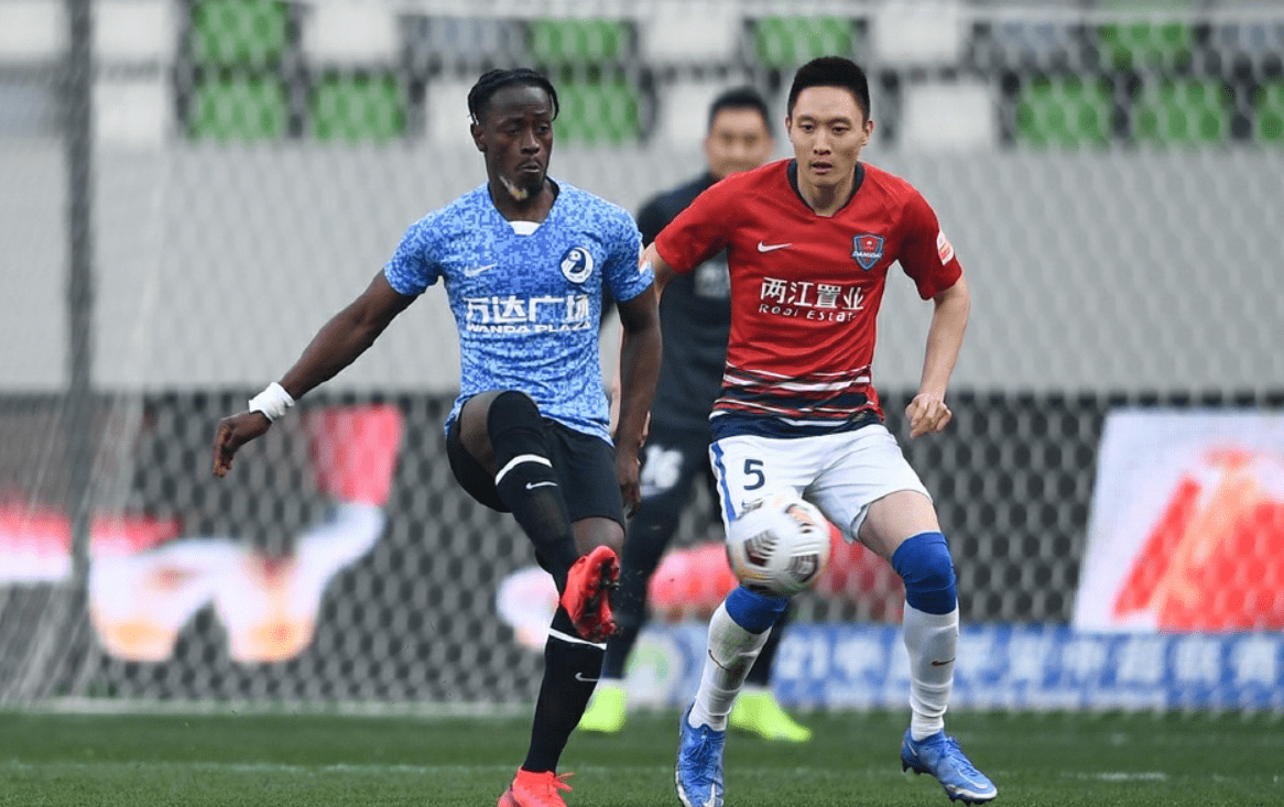 关于中超窗口期走向成谜；布鲁克林篮网官宣签约；气氛紧张；球队文化再被提及的信息